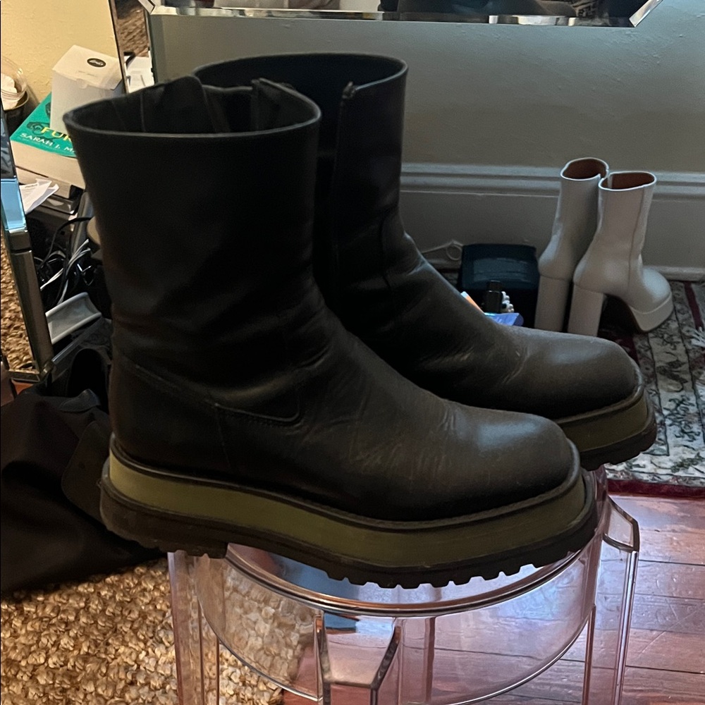 Paloma Barcelo Black Leather Boots